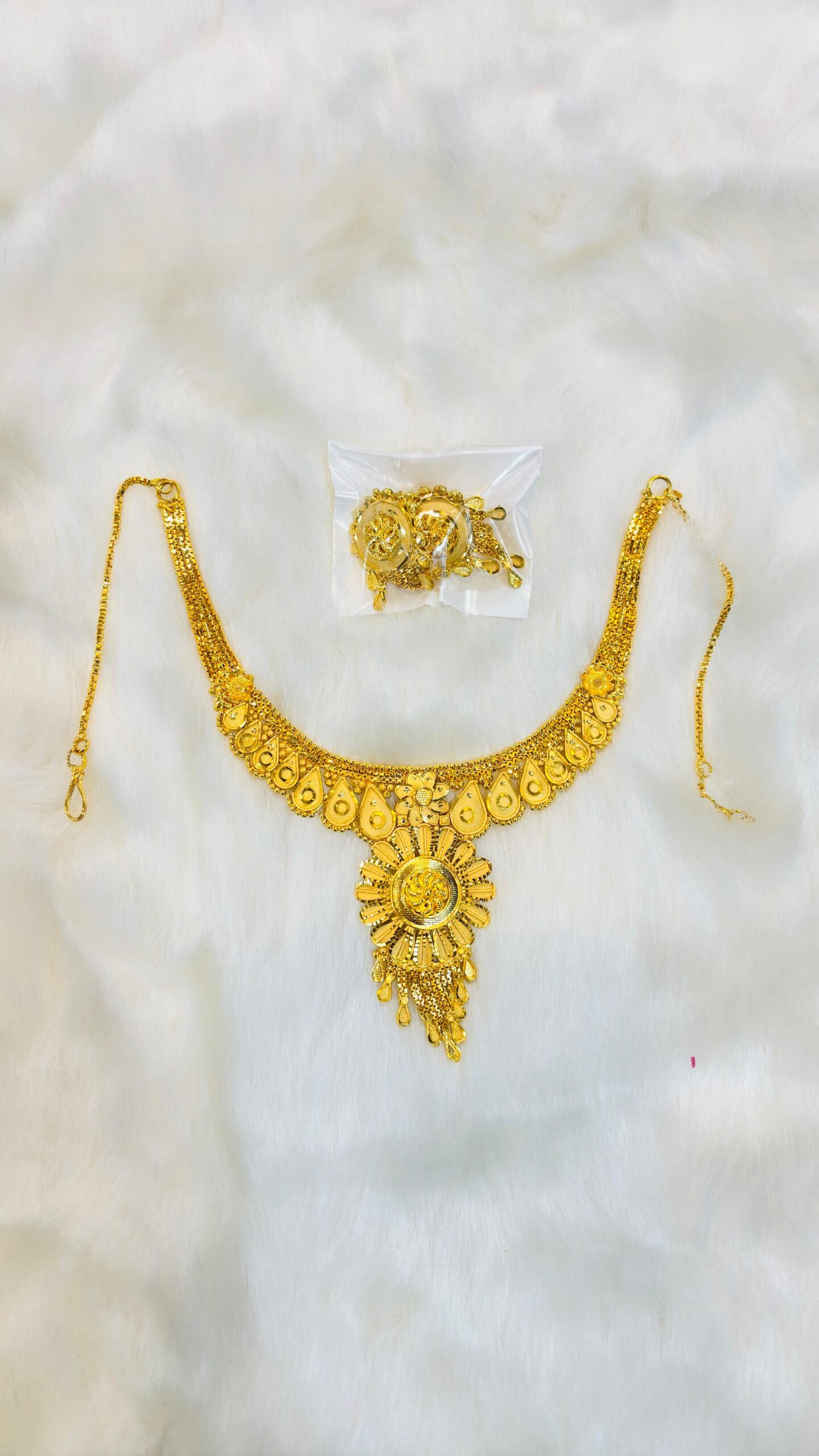 1 Gram Gold Plated Plain Short Necklace with Earings